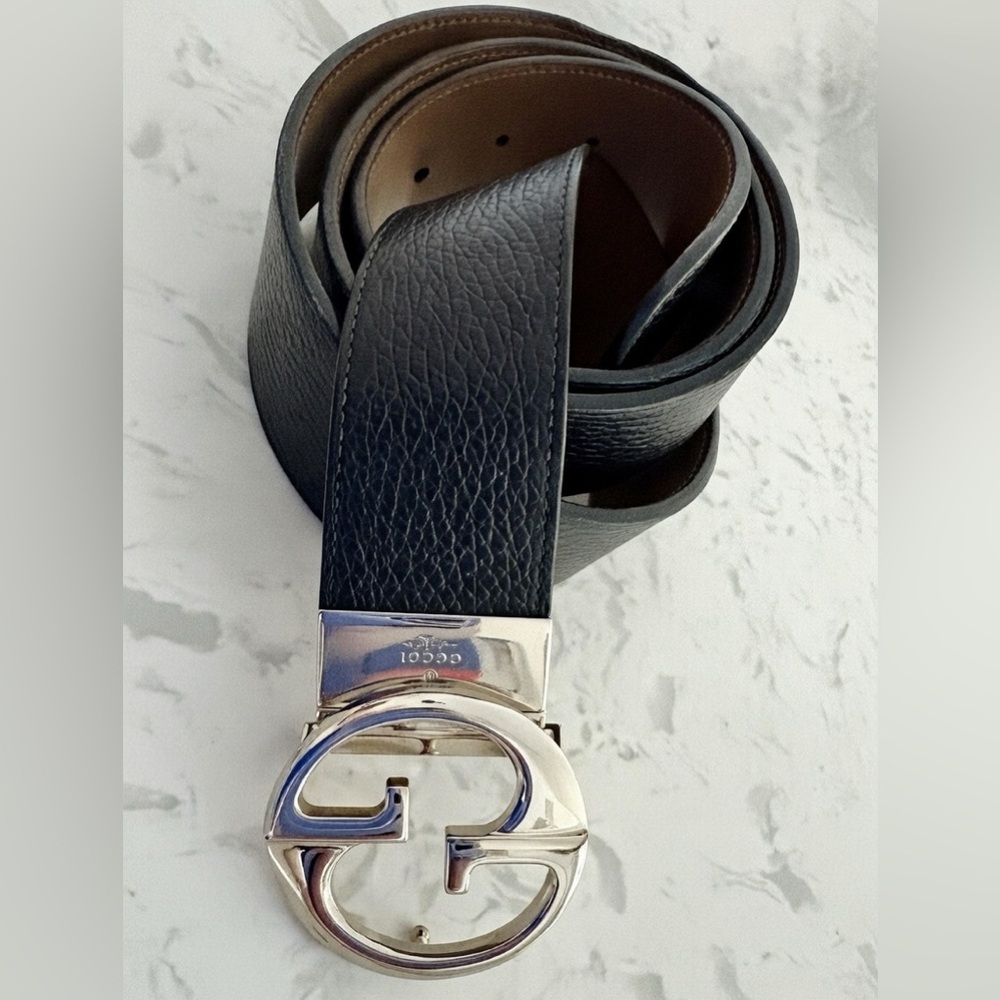Authentic Gucci Interlocking G reversible leather belt in black and brown
